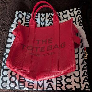 Marc Jacobs Leather Medium Tote Bag